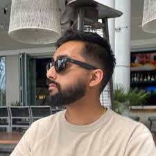 Omar Farag's Instagram, Twitter & Facebook