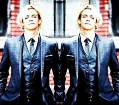 Nsfw comics by former johnpersons.com contributor, the pit, who is best known for his 2 hot blondes webcomics. Pin On Ross Lynch