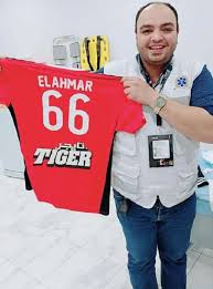 تنقل لهم حكايات حقيقية لم يشاهدوها أو. Ø£Ù„ÙˆØ§Ù† Ø§Ù„ÙˆØ·Ù† Ø·Ø¨ÙŠØ¨ ÙŠÙ†Ù‚Ø° Ø£Ø­Ù…Ø¯ Ø§Ù„Ø£Ø­Ù…Ø± Ù…Ù† Ø£Ø²Ù…Ø© Ø§Ù„ØªÙŠØ´ÙŠØ±Øª ÙƒØ§Ù† Ù‡ÙŠÙ‚Ø¹Ø¯ Ø§Ø­ØªÙŠØ§Ø·ÙŠ Ù„ÙˆÙ„Ø§ Ø®ÙŠØ·Ù†Ø§Ù‡ Ø¨Ø§Ù„ØºØ±Ø²
