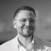 50+ "Noel Pe" profiles