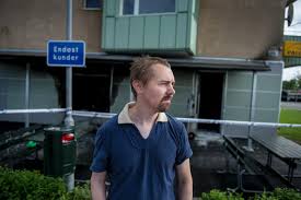 Folk i trappuppgången vrålade att det brinner”