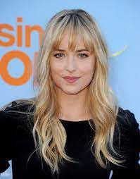 dakota johnson as anastasia steele http www themoviefiftyshades com dakota johnson and charlie hunnman selected to play christi ヘアスタイル ロング ダコタ ジョンソン ヘアスタイリング