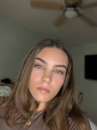 Alyse (@alyseamber_)