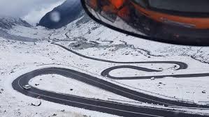 Patru turisti au ramas blocati in zapada pe transalpina. A Nins Pe Transalpina Si Pe TransfÄƒgÄƒrÄƒsan Ziarul Incisiv De Prahova