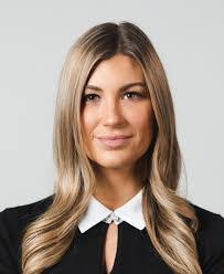 Kim Thibault's Instagram, Twitter & Facebook