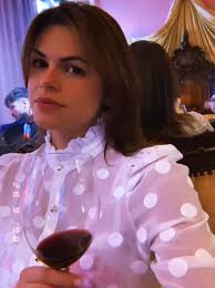 Sábado aconteceu o show especial com Paulete Pink e Dora Bueno  interpretando Carmen Miranda. Próximos eventos: . 📅 9 de Fevereiro as 15h  bloco do Fua. . 👑 Escolha da Corte da