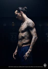 Zlatan also has a tattoo on his stomach that says only god can judge me. Zlatan Ibrahimovics Tattoo Protest Warum Super Zlatan Eine Gelbe Karte Provozierte