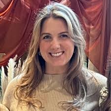 Rosella Hoffman's Instagram, Twitter & Facebook