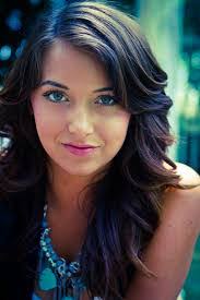 Mary Gran's Instagram, Twitter & Facebook