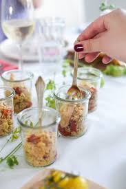 Couscoussalat Mit Tomaten Knoblauch Gemuse Fein Abgeschmeckt Mit Honig Und Krautern Brunch Fingerfood Fingerfood Kochen Und Geniessen