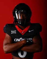 Get to know @evanpryor_ 🎟️ link in bio.