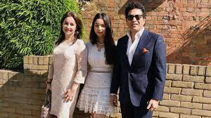 Sara tendulkar has a younger brother and his name is arjun tendulkar, who is a baller in cricketer. Sara Tendulkar Celebrates Graduation Day With Mother Anjali And Father Sachin