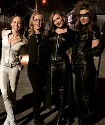 Birds Of Prey Cw Cast The Canaries Aka The Birds Of Prey With Images Supergirl And Flash Black Canary Arrow Cw