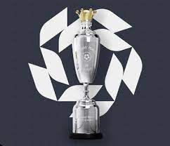 .thierry henry by scooping the pfa player of the year award for a second successive year. 6bkoepr6gx4g7m