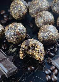 Amazing 4 Ingredient No Bake Vegan Java Chip Bites Ready In 5 Minutes Great As Vegan Pre Workout Snack Real Food Recipes Vegan Sweets Vegan Snacks