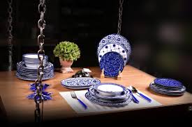 Yemek takımınıza karar verirken diğer aksesuarları ve sofra düzenini de düşünmeniz gerekli.örneğin tabaklarınızla masa örtünüzü, bardaklarınızı ve kaşık çatallarınızı nasıl kombinleyebilceğinizi düşünmeniz gerekli. Porland Ege 32 Parca Yemek Takimi