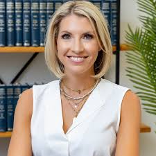 Sara Stark's Instagram, Twitter & Facebook