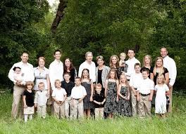 This Was Taken A Month Ago Honestly There Were So Many Good Ones That It Would Have Taken M Big Family Photos Family Photo Outfits Extended Family Photography