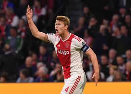 Salário entre 14 a 20 me terá desequilibrado a balança a favor da juventus. Matthijs De Light Der Niederlandische Fussballspieler Im Portrat