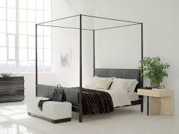 Très beau lit baldaquin acheté 700€ il y'a un an, à venir chercher, il est démonté toute les vis sont à leur places. Le Lit A Baldaquin Se Refait Une Beaute Elle Decoration