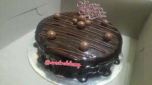 Ketahui bagaimana untuk menghasilkan kek coklat yang sedap untuk tetamu, keluarga ataupun untuk perniagaan dari rumah walaupun tiada pengalaman membuat kek sebelum ini. Sweet Red Cherry Order Kek Birthday Kek Coklat Moist
