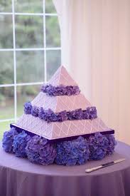 Pyramid Wedding Cake For A Luxor Wedding Vegas Wedding Cakes Extravagant Wedding Cakes Wedding Cake Pyramid