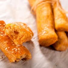 Gressins Maison Au Gruyere Et Au Cumin Recette Recettes De Cuisine Alimentation Idee Recette