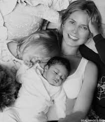Heidi was very popular on her career at the time when her first daughter was born in 2004. Heidi Klum Seal Unveil First Photos Of New Baby