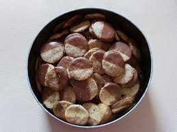 Nusstaler Ein Tolles Rezept Aus Der Kategorie Kekse Platzchen Bewertungen 3 Durchschnitt O 3 6 Lebensmittel Essen Rezepte Platzchen Rezept
