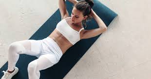 Diese übungen sind ganz schön hart und werden dich garantiert ins schwitzen bringen! Bauch Workout Fur Zuhause 6 Ubungen 8 Minuten Pro Tag