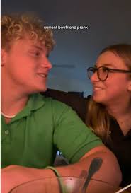 "This is my bf's brother" 👴🏻📸📸🤳🤳 #fyp #trend #bf #prank