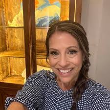 Ellen Mohr's Instagram, Twitter & Facebook