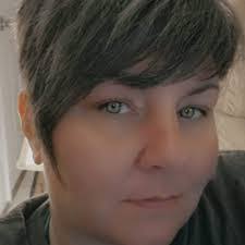 Laurie Ransom's Instagram, Twitter & Facebook