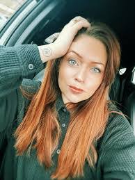 Danielle Beckett's Instagram, Twitter & Facebook