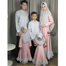 Contoh baju copel ayah ibu waktu acara lamaran anak / siapa saja yang harus diberikan seragam. Harga Couple Keluarga Bayi Anak Baju Muslim Terbaik Juli 2021 Shopee Indonesia