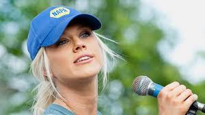 Lacey Hester's Instagram, Twitter & Facebook