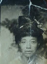 can someone restore this for me? i want to gift it to my beautiful parents  🤍