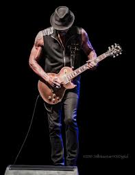 Meet Dennis Jones – CanvasRebel Magazine