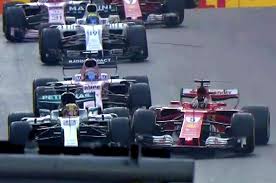 Následně se díky pozdější zastávce dostal po dlouhé době do. Lauda Hamilton Will Hit Him With His Fist One Day Grand Prix 247