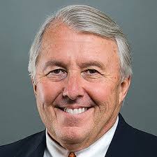 Andrew Benton's Instagram, Twitter & Facebook