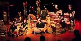 Orang melayu di semenanjung malaysia terbahagi kepada 2 kumpulan iaitu melayu anak dagang dan melayu semenanjung. Alat Musik Gamelan Sejarah Asal Daerah Cara Mainnya Lengkap