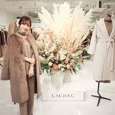 デビュー初月売上3500万円 インフルエンサー中村麻美が手掛けるecブランド カシェック が好調 中村 外国人 モデル フェミニン