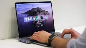 Ein neues macbook pro soll 2021 erscheinen. Macbook Pro 16 Zoll Die Neue Generation Ist Grosser Und Schneller Stern De
