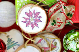 Cut a 6″ length of ribbon for your ornament hanger. 13 Simple Diy Christmas Wood Crafts To Make Sawshub