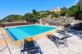 Комплексът casa roca се състои от три четириетажни сгради, които ще бъдат изградени на два строителни етапа. Casa Roca Luxury Villa In Mallorca To Rent From Sunboutique