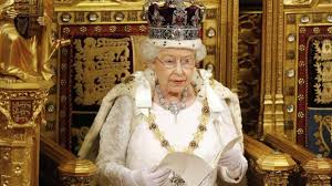 A popular queen, she is respected for her knowledge of and participation in state affairs. Die Queen Feiert Geburtstag 13 Spannende Fakten Uber Das Britische Konigshaus Augsburger Allgemeine
