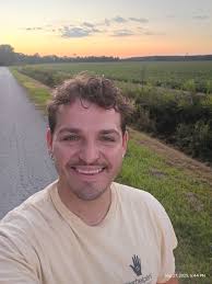 ISO female friend to hit up bars with. anywhere from 20-40 yrs old. just  want to have fun and drink and be able to gossip and flirt with men. new to  pensacola