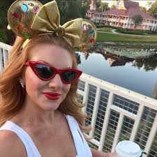 Today is my mom's BIRTHDAY! I love this photo from a surprise party we  threw her a few years ago💕 We affectionately call my mom “Birdie” in place  of “Grandma” and it's