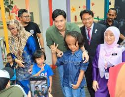 Fazura, fattah amin — cinderella 04:15. Keluarga Fattah Amin