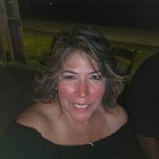 En una familia hay un padre, una madre, tres hijos, y cada uno de ellos  tiene una hermana. El número total de personas en la familia es...